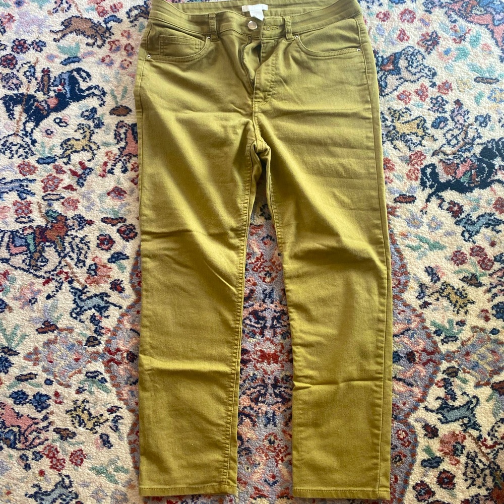 Olive green skinny pants 🍃